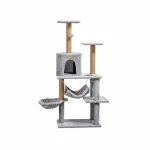 Detalle de la cueva y hamaca del árbol rascador para gatos