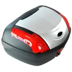 Universalus 46 litrų moto bagažinė sidabrinė - XXL dėžė 2 šalmams su spyna