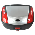 Universalus 46 litrų moto bagažinė sidabrinė - XXL dėžė 2 šalmams su spyna