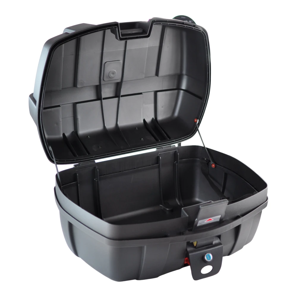 Detalle del baul portacascos impermeable YM-0885 con cerradura y llaves