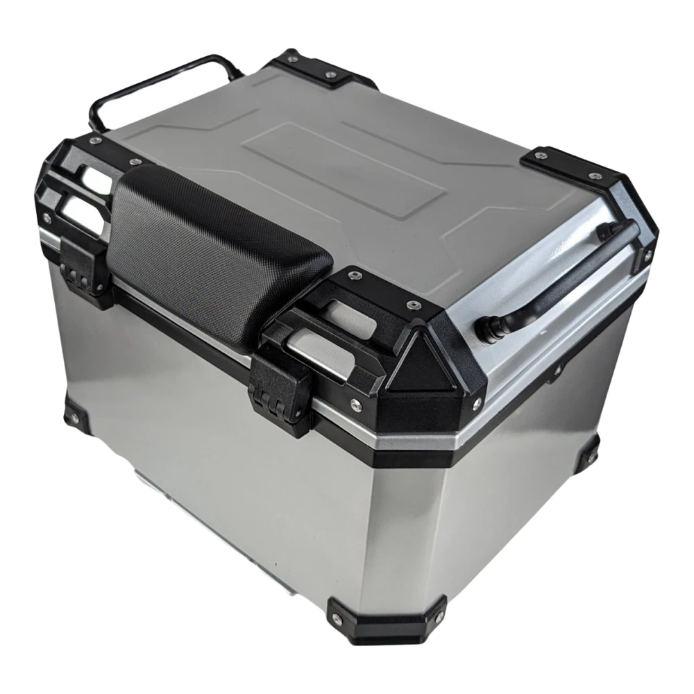 Universalus moto bagažinė 45L sidabrinė - kvadratinė šalmo dėžė 1 šalmui