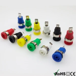 BS4302 Pack 2 4mm lizdiniai gnybtai raudonai juodiems skydeliams