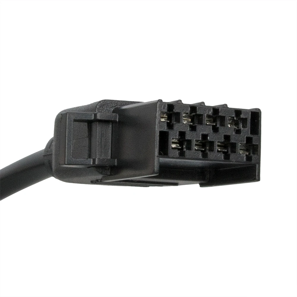 Cable adaptador de diagnóstico OBD2 a 8 pines para camión Volvo sobre fondo blanco