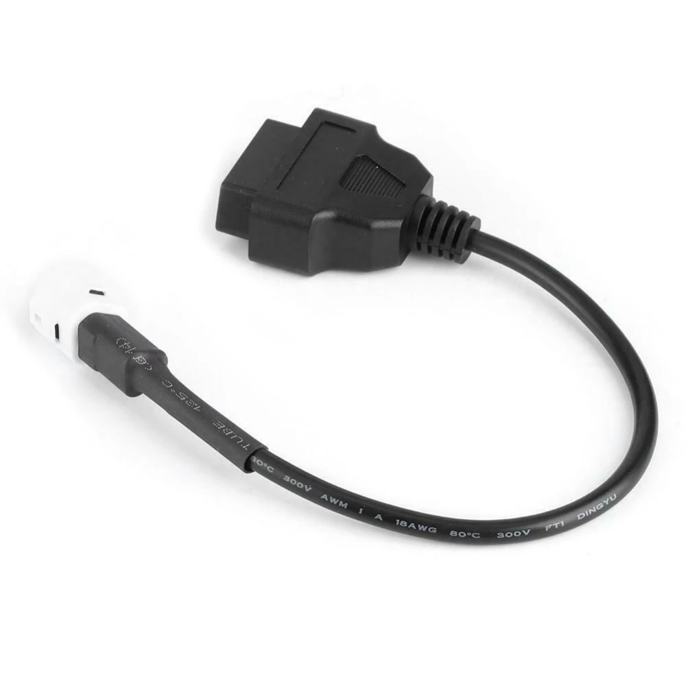 Adaptador 3Pin a 16 Pin OBD2 para motos Yamaha en primer plano