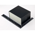 Caja metálica para proyectos 180x145x90mm abierta mostrando interior y accesorios