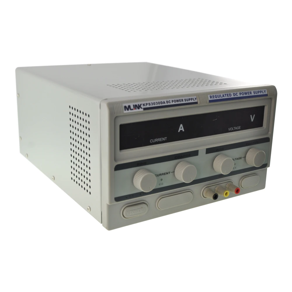 Fuente Mlink KPS3030DA mostrando valores de voltaje y corriente en display LED