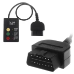 Detalle de la conexión OBD2 de la herramienta reset aceite VAG