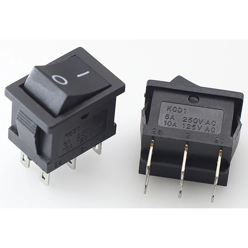 Interruptor basculante KCD1-202 negro instalado en placa electrónica