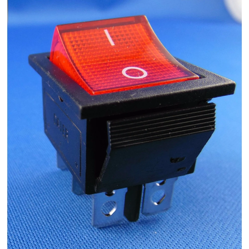 Vista lateral del interruptor basculante rojo con neon 6 pines KCD4