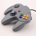 Nintendo 64 suderinamas pultelis su originalia jungtimi ir juodu laidu