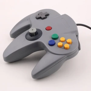 Nintendo 64 suderinamas pultelis su originalia jungtimi ir juodu laidu