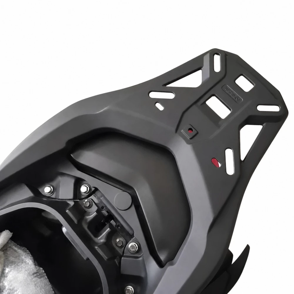 Galinis bagažinės laikiklis suderinamas su Yamaha NMAX 155 / NMAX 125 (2025-2026)
